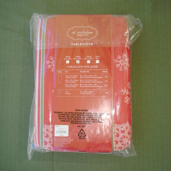 NEW 60" x 102" OBLONG Fabric TABLECLOTH Red Green Christmas Homestead Snowflake - Picture 9 of 11